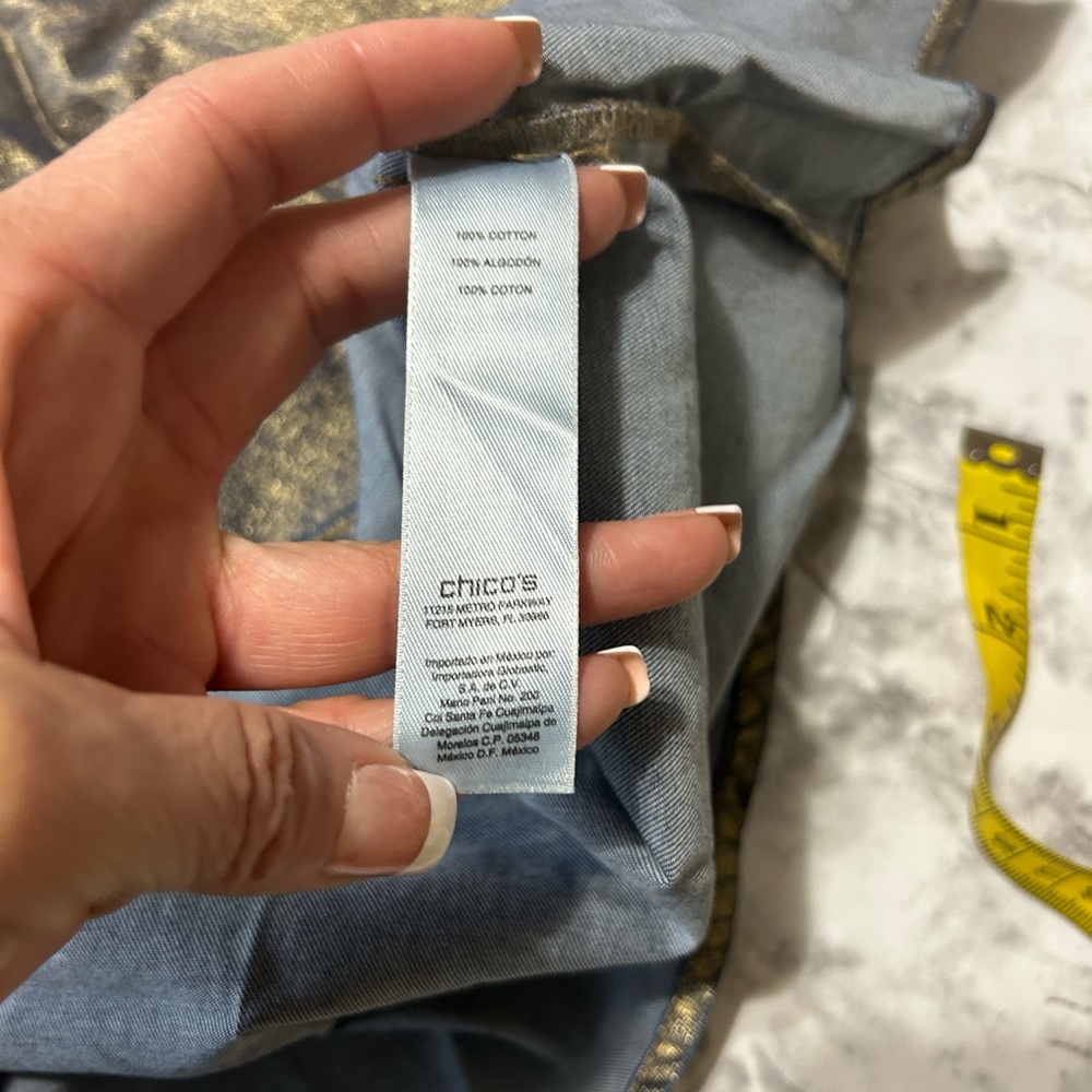 Chico's Denim Chambray Gold Shimmer Button Down Shirt Chicos Sz 0 Small 9 - Picture 6 of 9